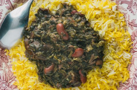 How to make Khoresht-e Ghormeh Sabzi with a slow cooker